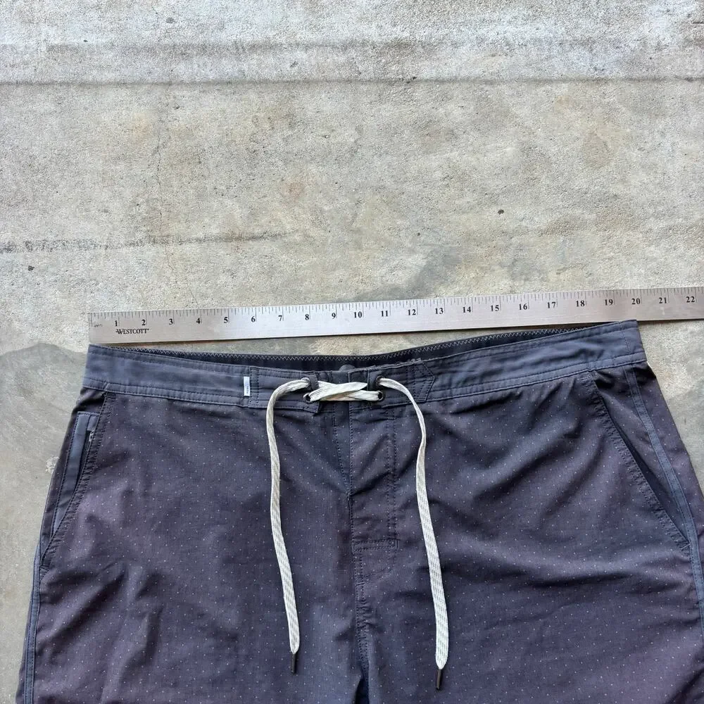 Vuori Cruise Board Shorts Men's 38 Black Gray Polka Dots Stretch Swim Trunks